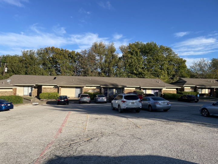 423 W. Wheatland Rd. 423 W. Wheatland Rd.