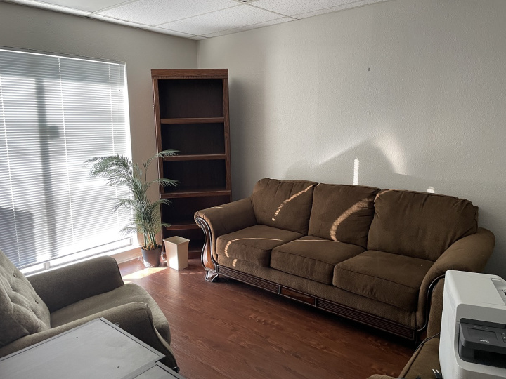 423 W. Wheatland Rd. 423 W. Wheatland Rd.