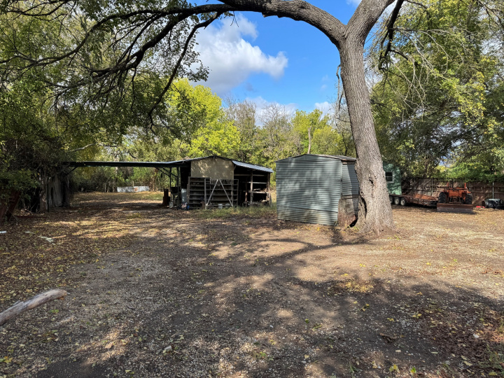 401 W. Belt Line Rd. 401 W. Belt Line Rd.